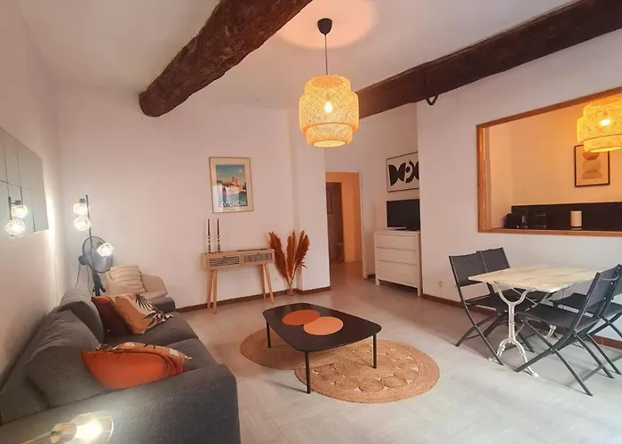 Appartement Intra Muros Avec Cour Privee