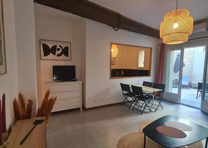 Appartement Intra Muros Avec Cour Privee